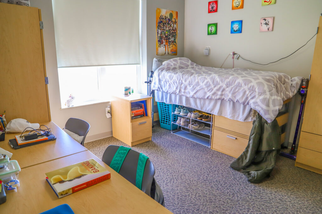 Port Huron student housing bedroom