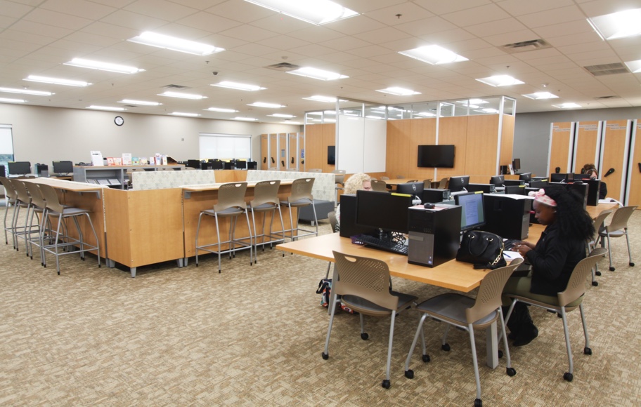 Jackson campus Academic Resource Center with students studying at a desk.